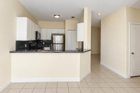 Touwnhouse à louer à Royal Palm Beach, Floride: 3 chambres, 158.03 m2 № 2403776 - photo 6