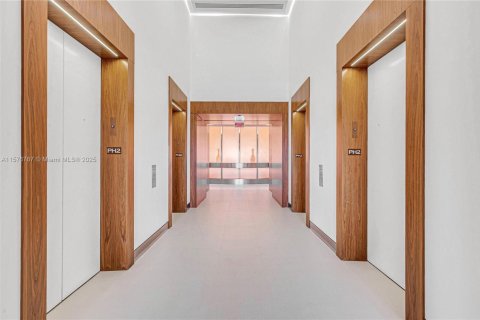 Immobilier commercial à vendre à Coral Gables, Floride № 2014653 - photo 4