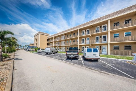 Condominio en venta en Saint Petersburg, Florida, 2 dormitorios, 85.47 m2 № 1901455 - foto 11