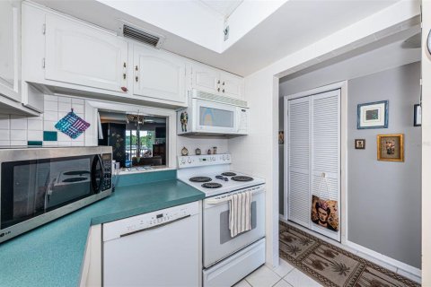 Condominio en venta en Saint Petersburg, Florida, 2 dormitorios, 85.47 m2 № 1901455 - foto 21