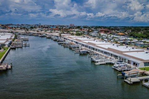 Condominio en venta en Saint Petersburg, Florida, 2 dormitorios, 85.47 m2 № 1901455 - foto 2