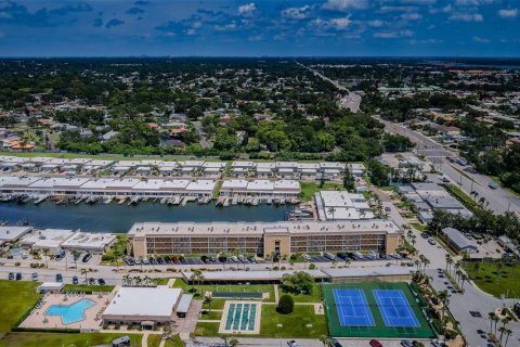 Condominio en venta en Saint Petersburg, Florida, 2 dormitorios, 85.47 m2 № 1901455 - foto 30