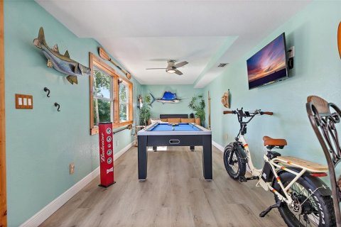 House in Saint Petersburg, Florida 3 bedrooms, 251.39 sq.m. № 1841694 - photo 14