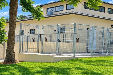 Villa ou maison à vendre à Ocala, Floride: 6 chambres, 628.67 m2 № 2421882 - photo 4