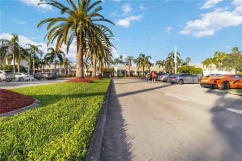 Купить кондоминиум в Коконат Крик, Флорида 2 спальни, 112.41м2, № 1986328 - фото 6