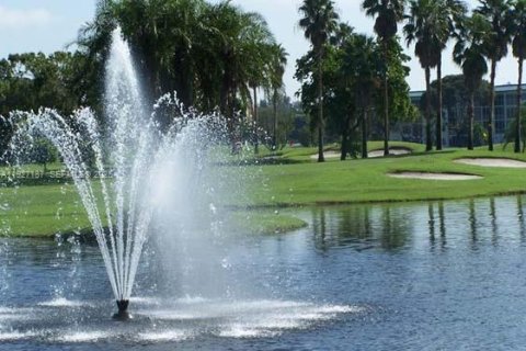 Купить кондоминиум в Коконат Крик, Флорида 2 спальни, 112.41м2, № 1986328 - фото 5