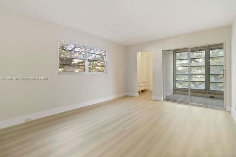 Купить кондоминиум в Коконат Крик, Флорида 2 спальни, 112.41м2, № 1986328 - фото 15