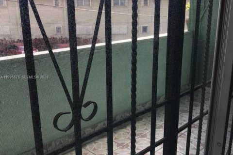 Condominio en alquiler en Miami Springs, Florida, 1 dormitorio, 57.04 m2 № 2063816 - foto 9