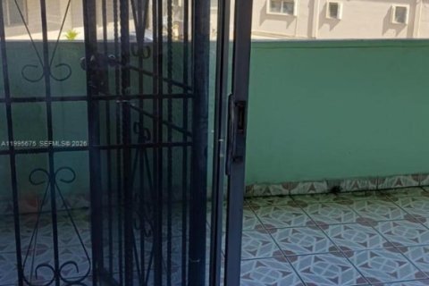 Condominio en alquiler en Miami Springs, Florida, 1 dormitorio, 57.04 m2 № 2063816 - foto 8