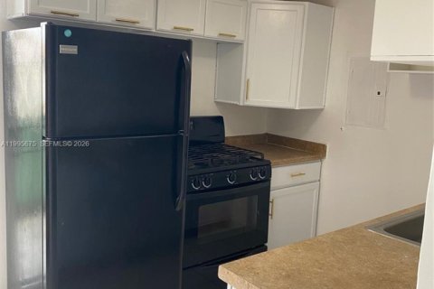 Condominio en alquiler en Miami Springs, Florida, 1 dormitorio, 57.04 m2 № 2063816 - foto 4