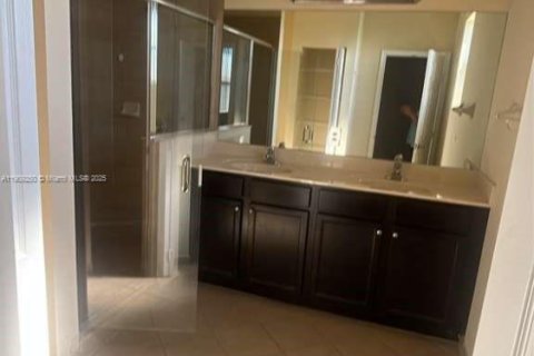 Touwnhouse à louer à Homestead, Floride: 3 chambres, 147.44 m2 № 1965531 - photo 6