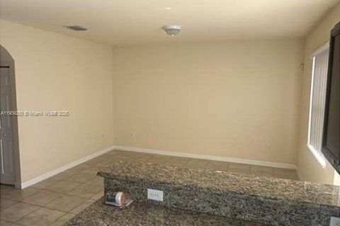 Touwnhouse à louer à Homestead, Floride: 3 chambres, 147.44 m2 № 1965531 - photo 4