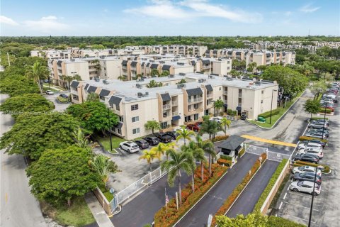 Condo in Miami, Florida, 3 bedrooms  № 1878833 - photo 23