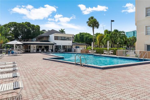 Condo in Miami, Florida, 3 bedrooms  № 1878833 - photo 18