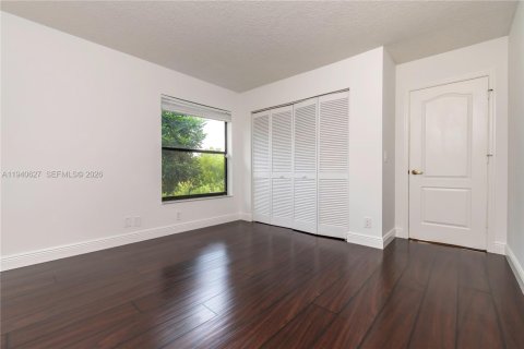 House in Weston, Florida 4 bedrooms, 273.88 sq.m. № 1997743 - photo 30