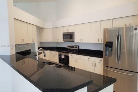 House in Weston, Florida 4 bedrooms, 273.88 sq.m. № 1997743 - photo 13