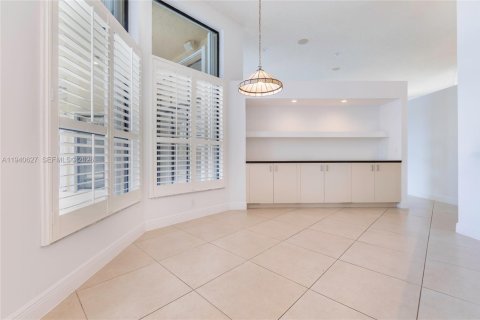 House in Weston, Florida 4 bedrooms, 273.88 sq.m. № 1997743 - photo 16