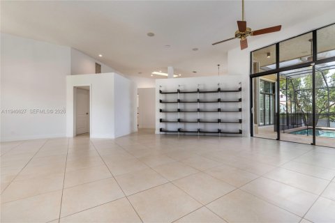 House in Weston, Florida 4 bedrooms, 273.88 sq.m. № 1997743 - photo 10