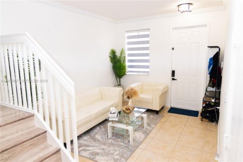 Touwnhouse à vendre à Miami Gardens, Floride: 4 chambres, 159.42 m2 № 2085395 - photo 3