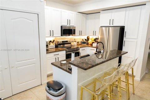 Touwnhouse à vendre à Miami Gardens, Floride: 4 chambres, 159.42 m2 № 2085395 - photo 15