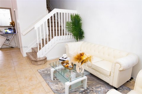 Touwnhouse à vendre à Miami Gardens, Floride: 4 chambres, 159.42 m2 № 2085395 - photo 24