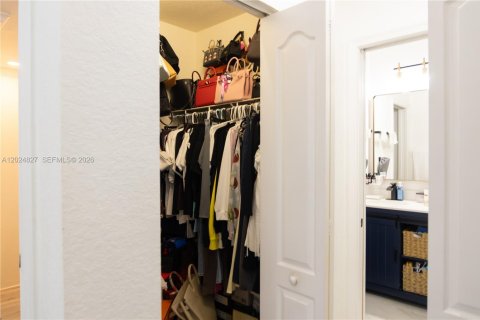 Touwnhouse à vendre à Miami Gardens, Floride: 4 chambres, 159.42 m2 № 2085395 - photo 8