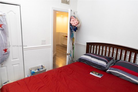 Touwnhouse à vendre à Miami Gardens, Floride: 4 chambres, 159.42 m2 № 2085395 - photo 20
