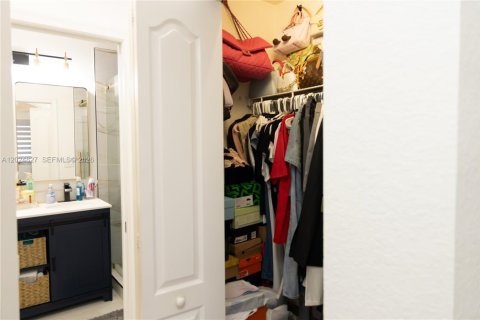 Touwnhouse à vendre à Miami Gardens, Floride: 4 chambres, 159.42 m2 № 2085395 - photo 17
