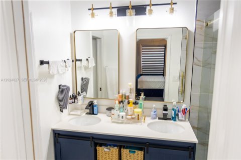 Touwnhouse à vendre à Miami Gardens, Floride: 4 chambres, 159.42 m2 № 2085395 - photo 18