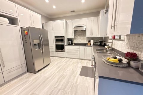 Casa en alquiler en Orlando, Florida, 4 dormitorios, 225.47 m2 № 2151180 - foto 10