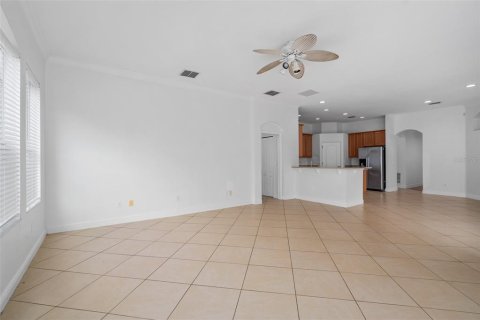 House in Winter Garden, Florida 5 bedrooms, 271.09 sq.m. № 2157989 - photo 20