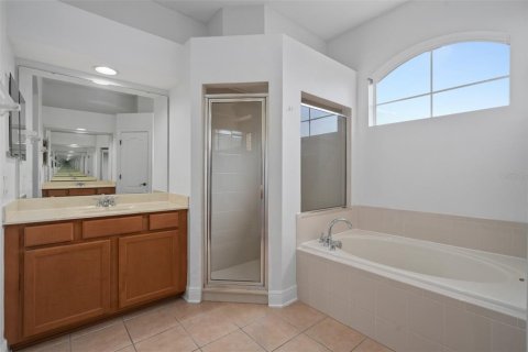 House in Winter Garden, Florida 5 bedrooms, 271.09 sq.m. № 2157989 - photo 24