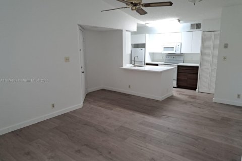 Condo in Davie, Florida, 1 bedroom  № 1925948 - photo 5