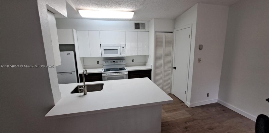 Condo in Davie, Florida, 1 bedroom  № 1925948