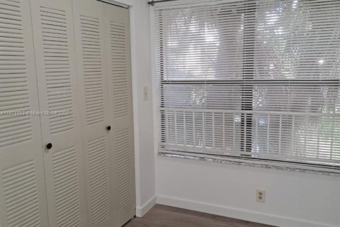 Condo in Davie, Florida, 1 bedroom  № 1925948 - photo 13