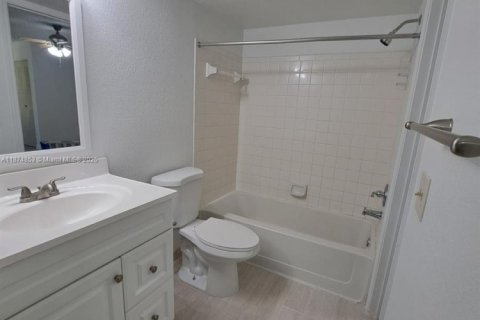 Condominio en alquiler en Davie, Florida, 1 dormitorio, 60.39 m2 № 1925948 - foto 10