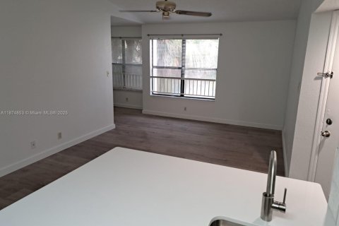 Condo in Davie, Florida, 1 bedroom  № 1925948 - photo 7