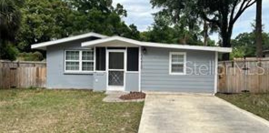House in Zephyrhills, Florida 2 bedrooms, 109.81 sq.m. № 1888476