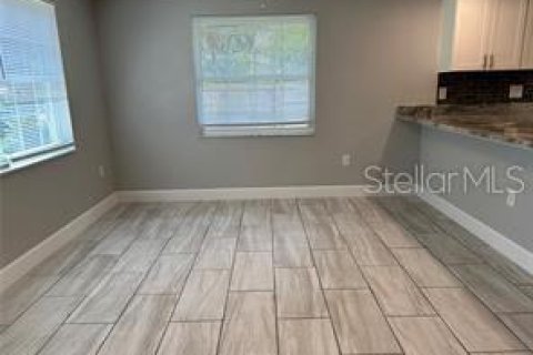 House in Zephyrhills, Florida 2 bedrooms, 109.81 sq.m. № 1888476 - photo 8