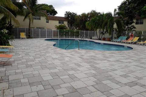 Townhouse in Plantation, Florida 2 bedrooms, 87.14 sq.m. № 1857500 - photo 10