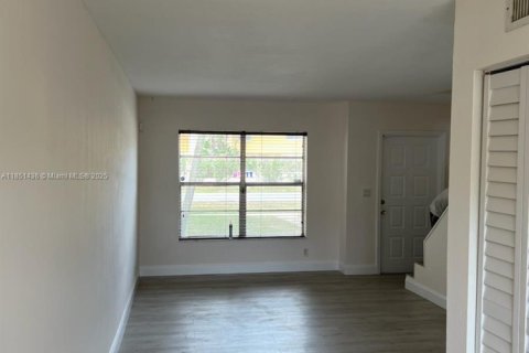 Townhouse in Plantation, Florida 2 bedrooms, 87.14 sq.m. № 1857500 - photo 3