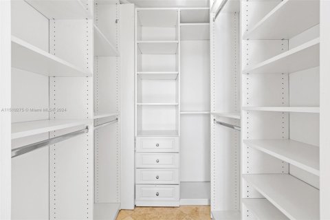 Купить кондоминиум в Авентура, Флорида 3 спальни, 148.64м2, № 1939653 - фото 15