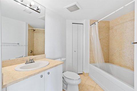 Купить кондоминиум в Авентура, Флорида 3 спальни, 148.64м2, № 1939653 - фото 16