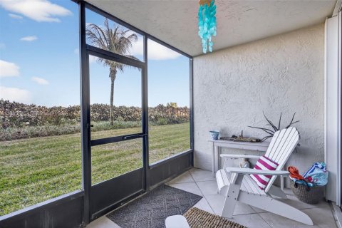 Condo in Hutchinson Island South, Florida, 2 bedrooms  № 2047082 - photo 25