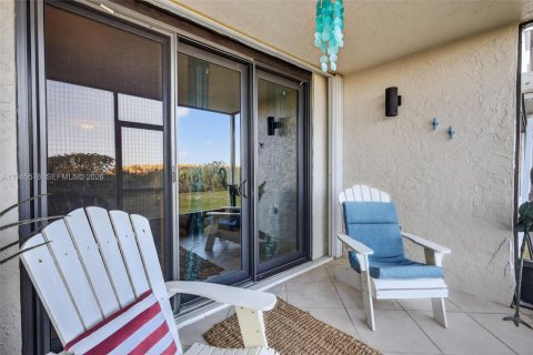 Condo in Hutchinson Island South, Florida, 2 bedrooms  № 2047082 - photo 24