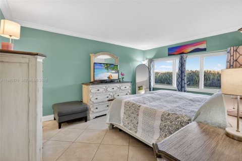 Condo in Hutchinson Island South, Florida, 2 bedrooms  № 2047082 - photo 16