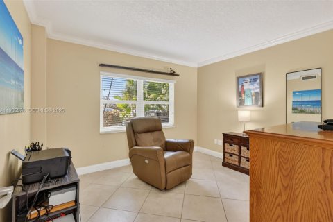 Condo in Hutchinson Island South, Florida, 2 bedrooms  № 2047082 - photo 20