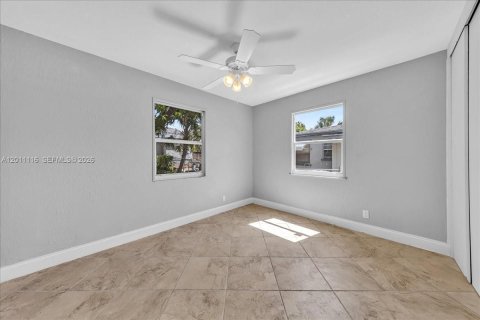 House in West Palm Beach, Florida 2 bedrooms, 83.24 sq.m. № 2075095 - photo 17