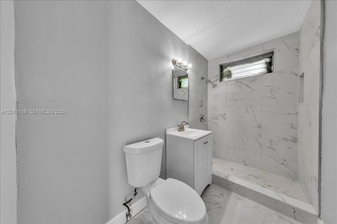 House in West Palm Beach, Florida 2 bedrooms, 83.24 sq.m. № 2075095 - photo 13