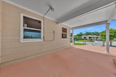 House in West Palm Beach, Florida 2 bedrooms, 83.24 sq.m. № 2075095 - photo 27